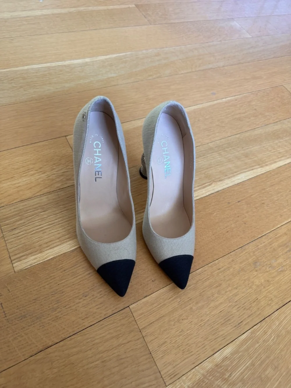 Chanel Colorblock Pattern Pumps - Picture 9 of 13
